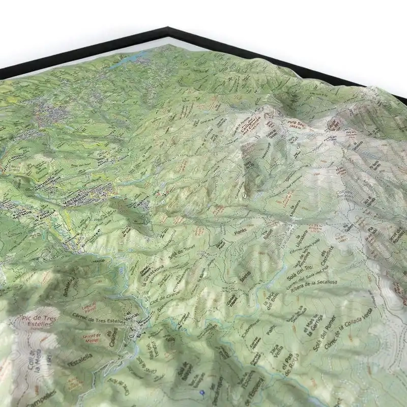 Carte En Relief Massif Du Canigou | Deniveles Editions