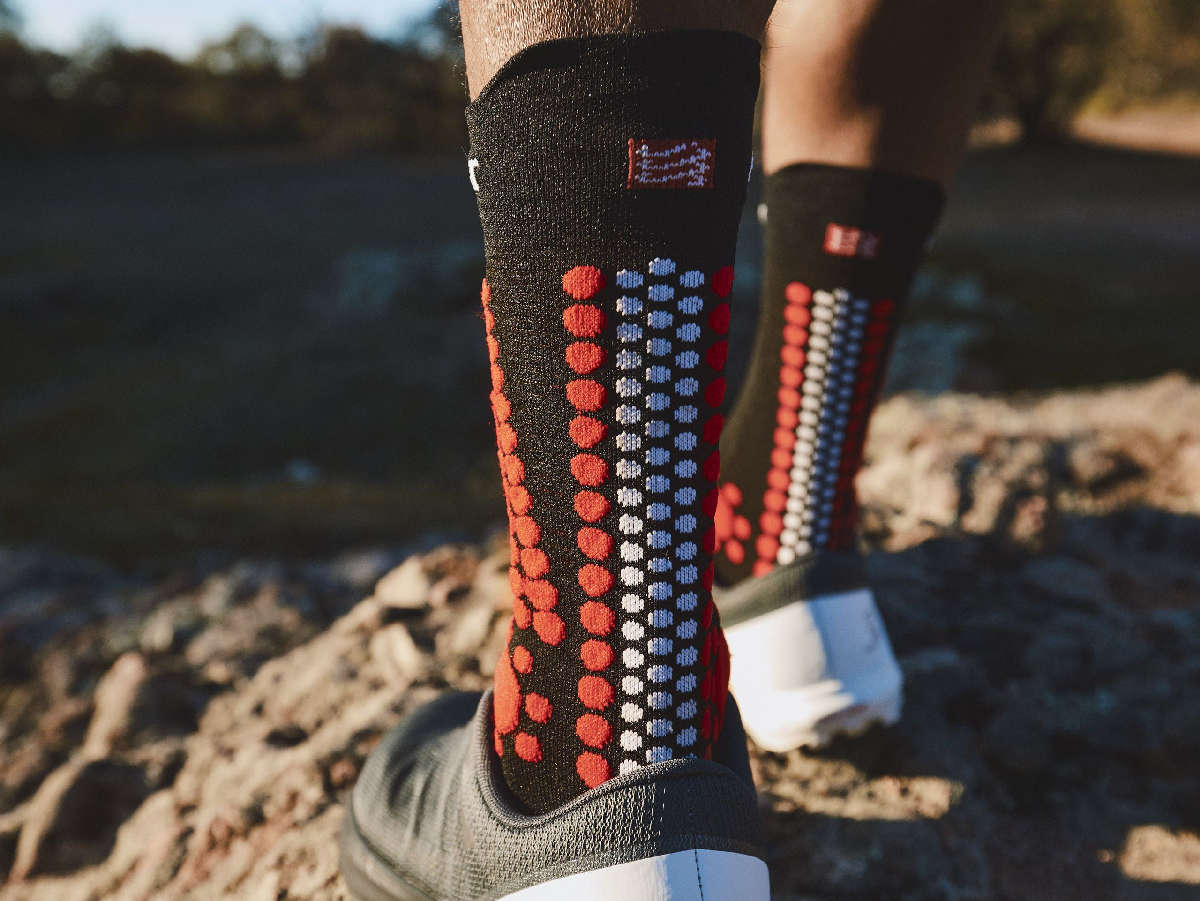 Chaussettes Pro Racing V4.0 Trail Black / Red | Compressport