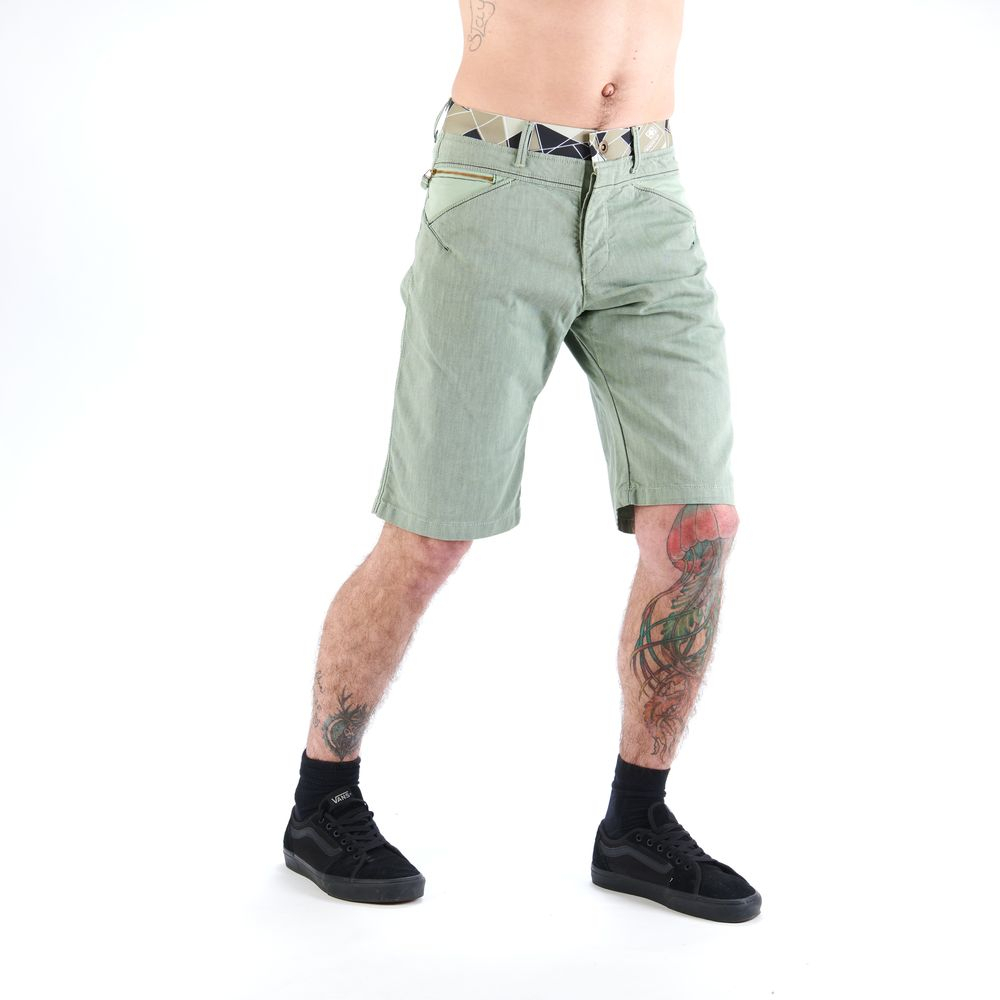 Short Yaniro Amande 2023 - Short | Nograd