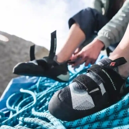 W MOMENTUM CLIMBING SHOES FOAM GREEN ALLOY