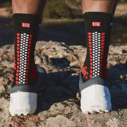 Chaussettes Pro Racing V4.0 Trail Black / Red | Compressport