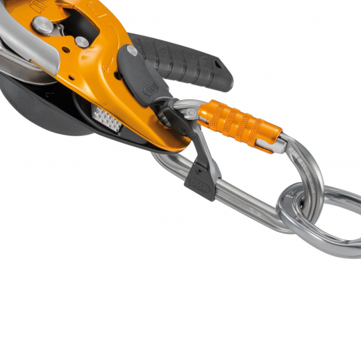AM'D TWIST LOCK